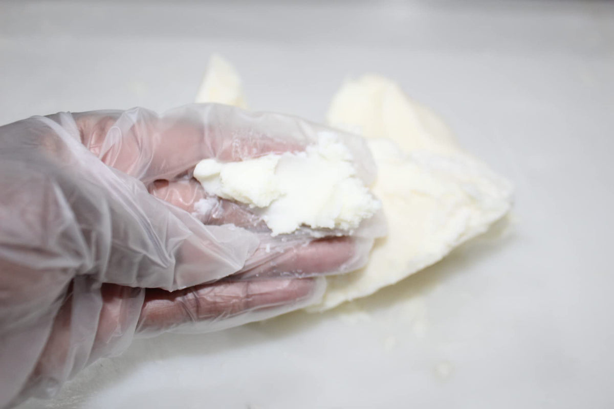 3CAYG in soapmaking scene showing compatibility with fragrances and colors