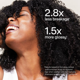 4U by Tia close-up of sea moss and apple cider vinegar ingredients highlighting natural clarifying benefits