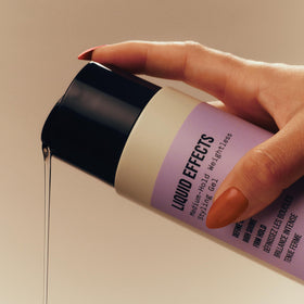 AG Care in use with diffuser on curly hair illustrating enhanced volume and long-lasting definition