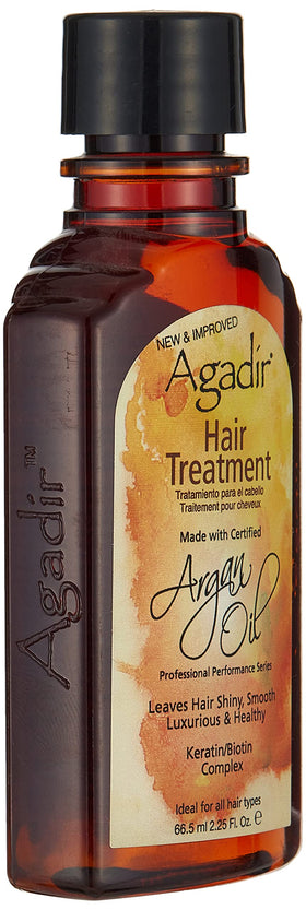 Agadir argan oil pouring texture close-up highlighting quick-absorbing benefit