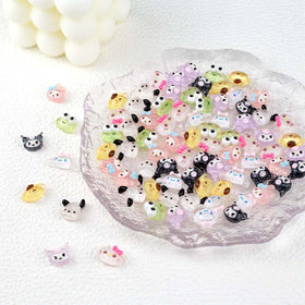 akutoer charms embedded in slime during craft, highlighting versatility for projects