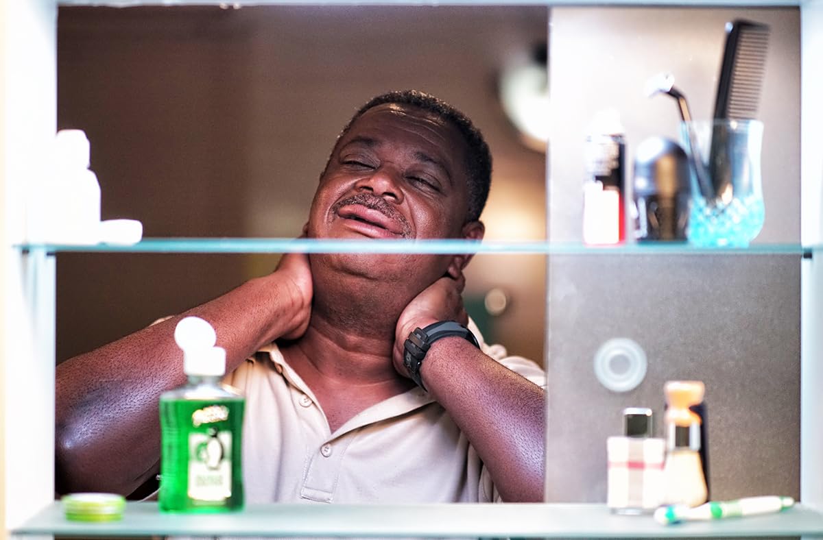Person applying Alcolado Glacial aftershave in routine for soothing cool feeling