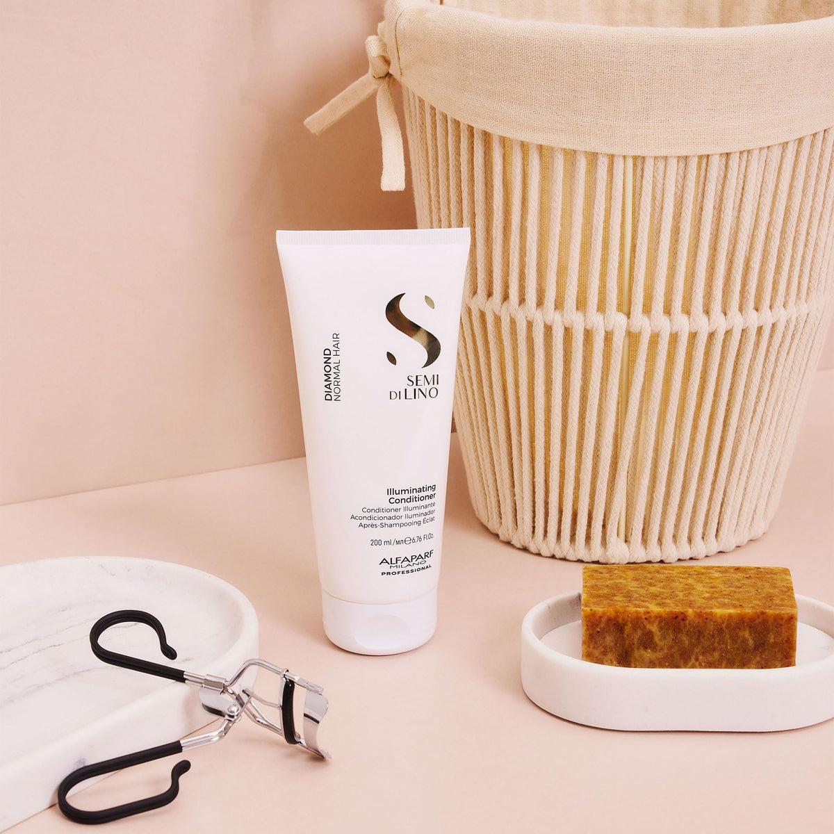 ALFAPARF MILANO in-shower application demonstrating detangling benefit