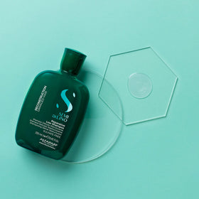 ALFAPARF MILANO salon stylist applying mask showing professional results benefit