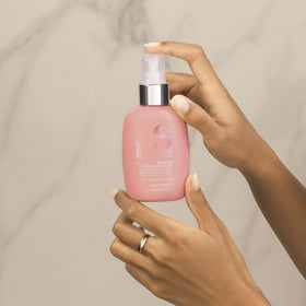 ALFAPARF MILANO close-up of lightweight fluid texture for smooth detangling