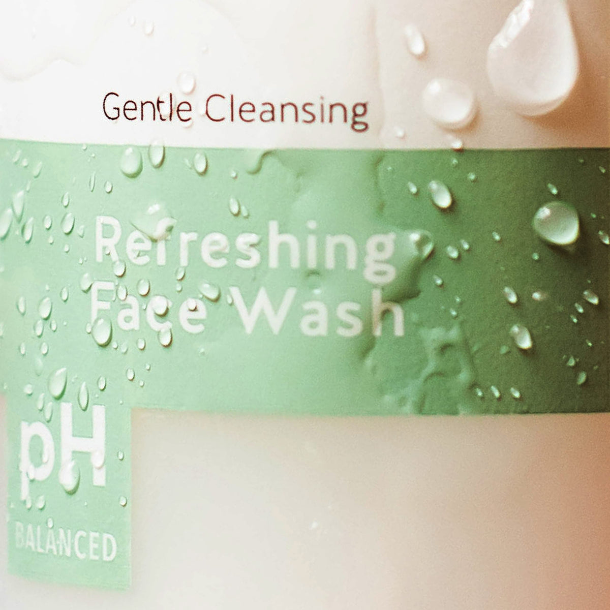 Alpha citric AHA ingredient close-up highlighting exfoliating action and brightening benefit