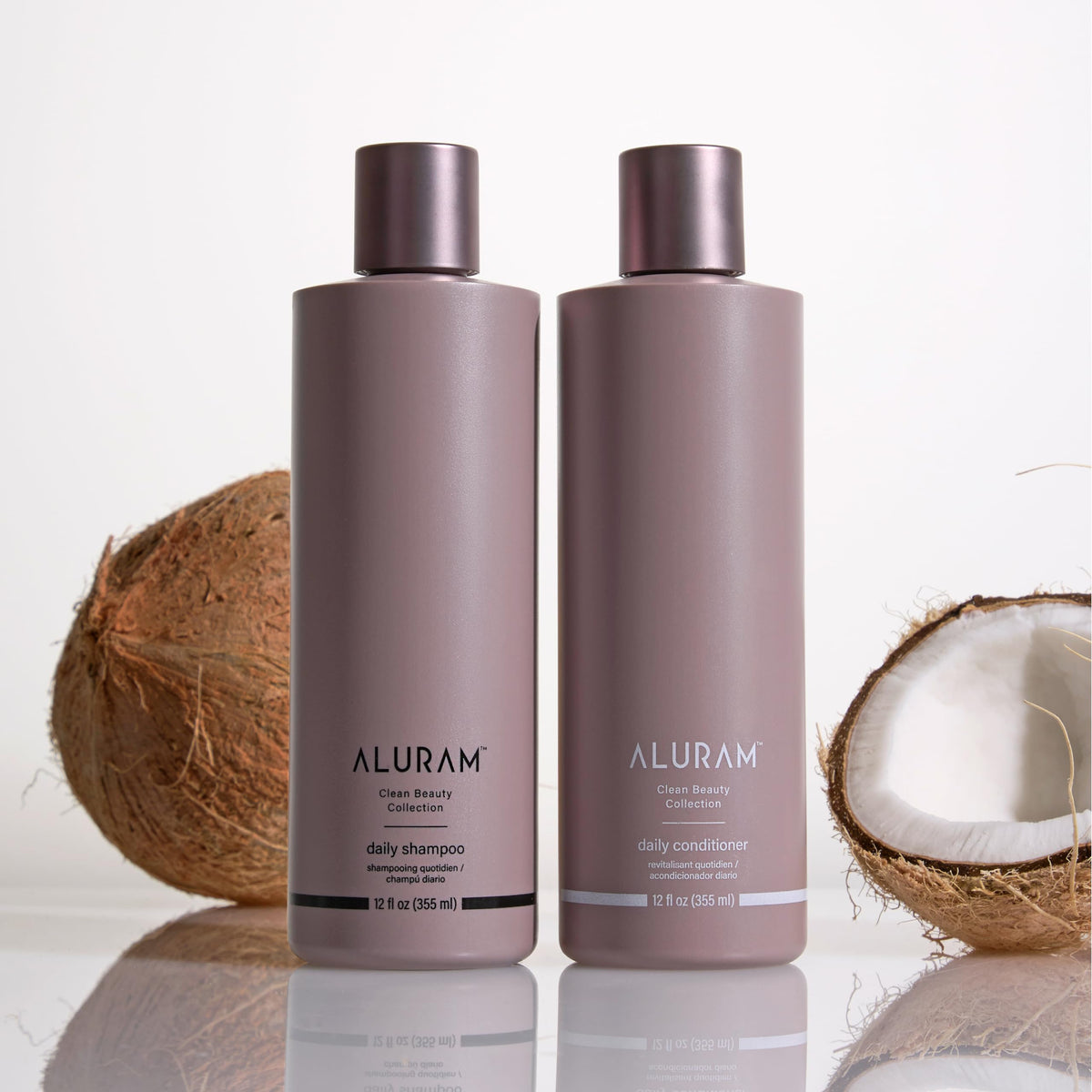 ALURAM creamy conditioner texture on hand for smooth detangling