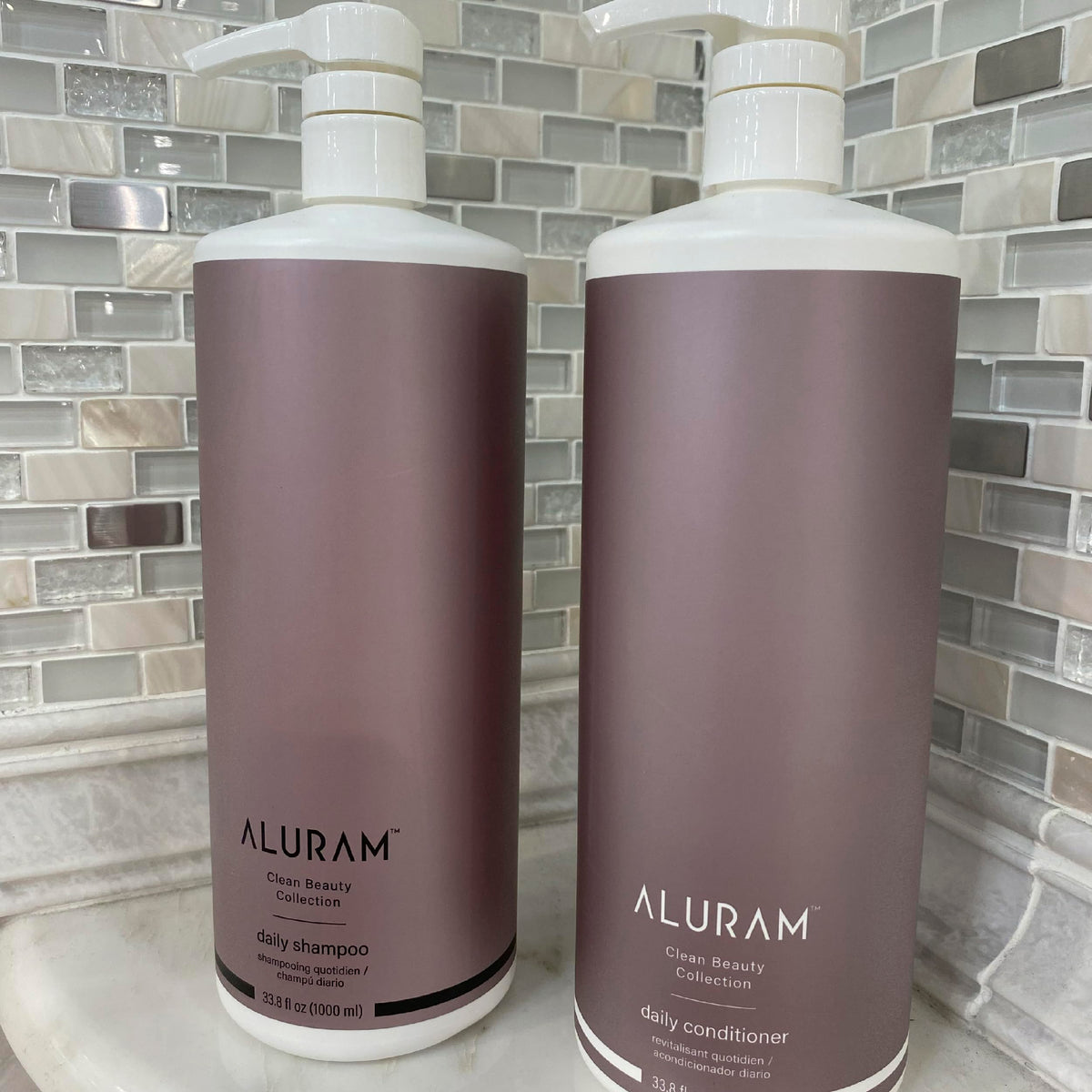 ALURAM pump top close-up for easy dispensing and mess-free use