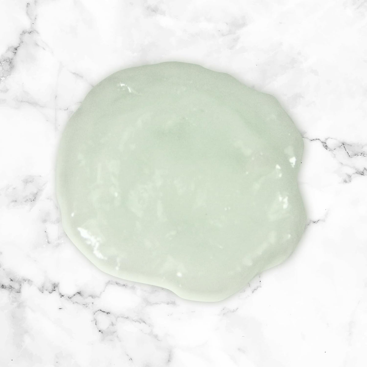 Amazon Basics applying conditioner to wet hair demonstrating detangling and smooth finish