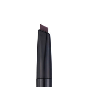 Anastasia Beverly Hills triangular tip close-up for precise shaping