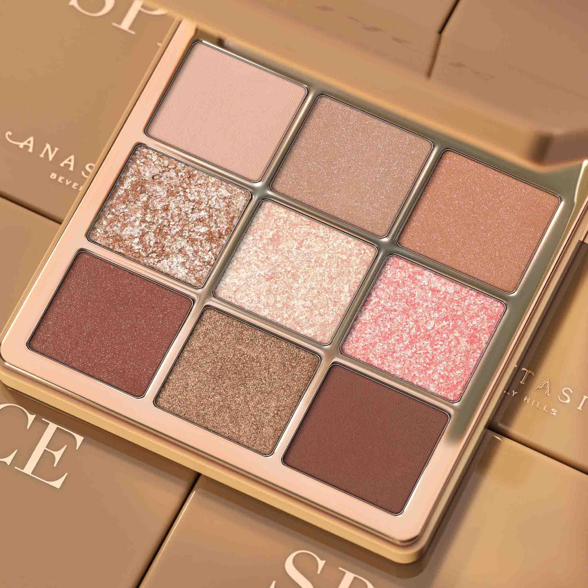 Anastasia Beverly Hills mini spice used in a nightlook showing warm shimmer for luminous lids