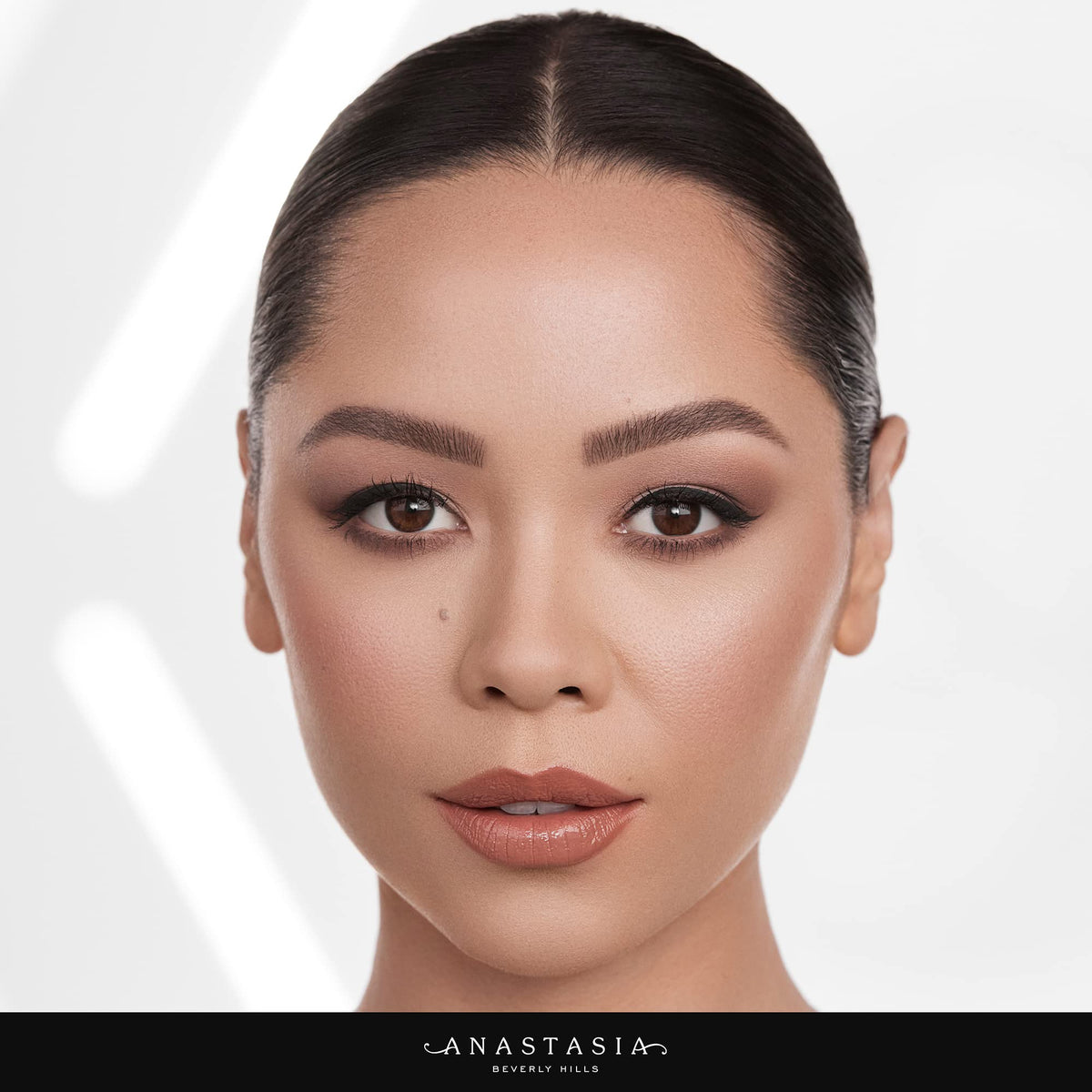 Anastasia Beverly Hills before and after brow demo for natural arch enhancement