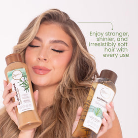 Anyeluz shampoo lather texture demonstrating gentle cleansing