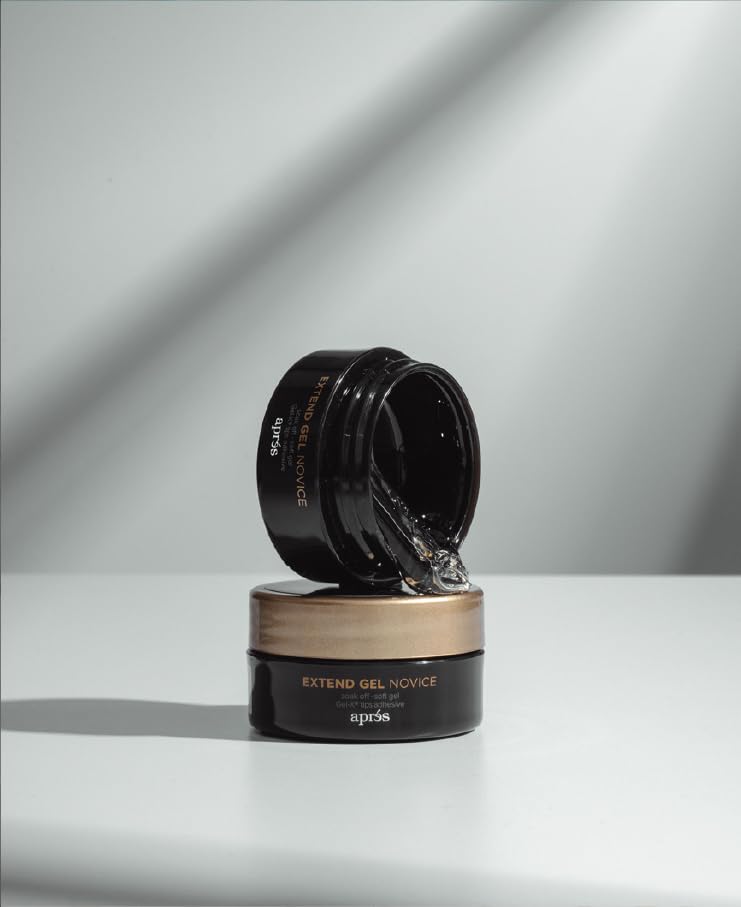 APRÉS arranged Gel‑X tips with jar, demonstrating compatibility and neat prep workflow