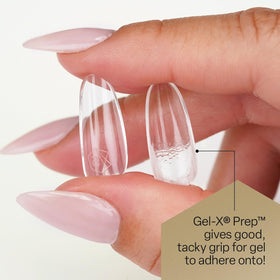 APRÉS Gel‑X Prep surface texture on tip after prep for improved color adhesion and smooth finish