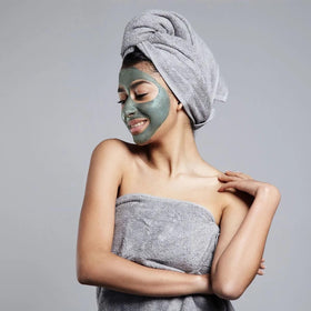 Argiletz fine green clay powder close-up highlighting ultra-ventilated silky texture