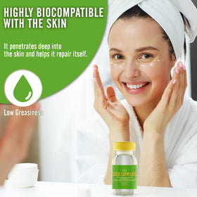 Artekas Innovation clear liquid texture of coco-caprylate demonstrating fast absorption benefit