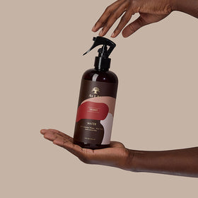 As I Am spray mist close-up demonstrating even coverage and quick refresh