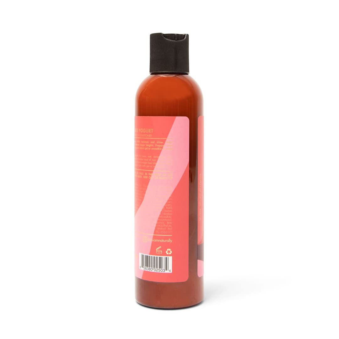 As I Am conditioner applied in hair easing detangling