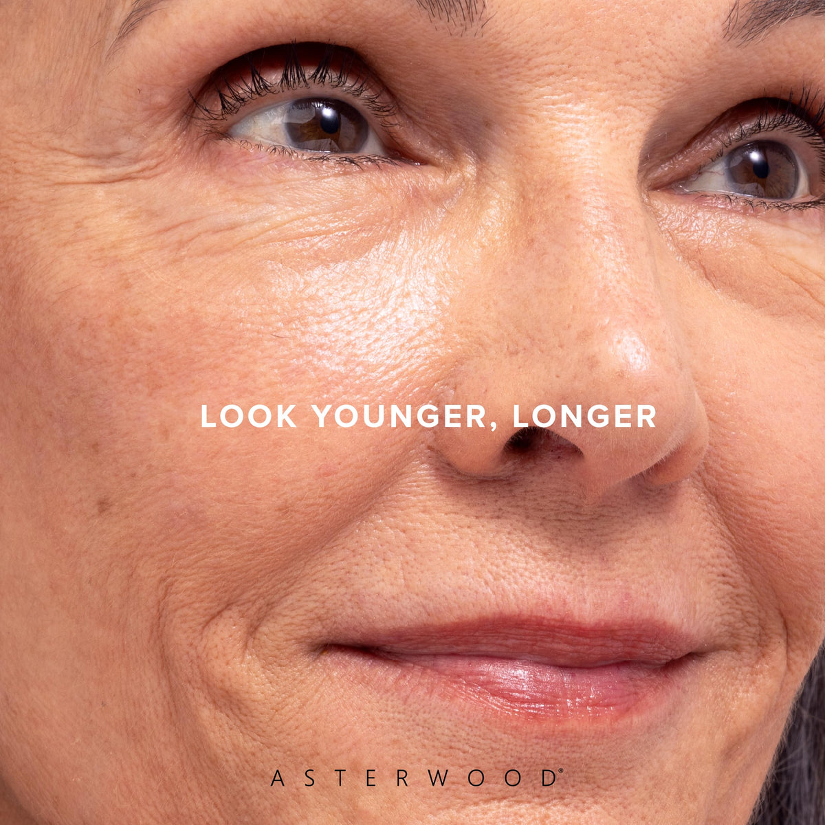 Asterwood applying serum to skin demonstrating easy absorption benefit