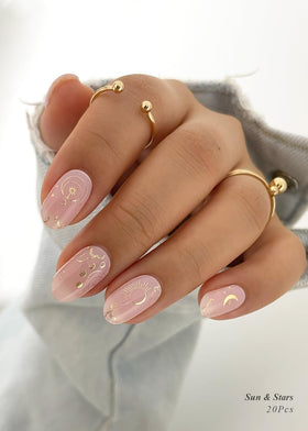 AutyaMee layout of 20 strips in ten sizes displaying choices for perfect nail fit