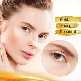 AVJONE close-up of a single gold hydrogel patch highlighting texture and adhesion benefit