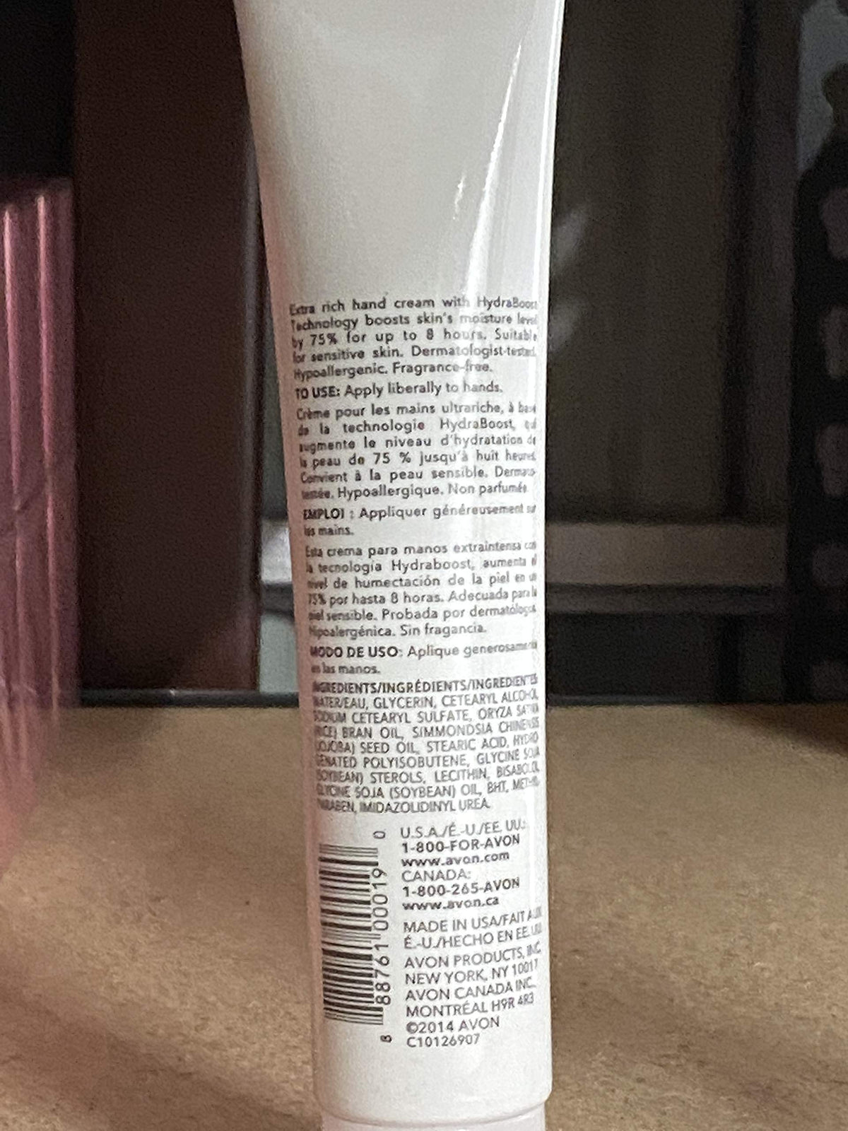 AVON cream texture close-up illustrating Hydraboost moisture and smooth finish