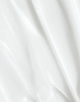 AVON close-up texture of cream demonstrating rich non-greasy absorption