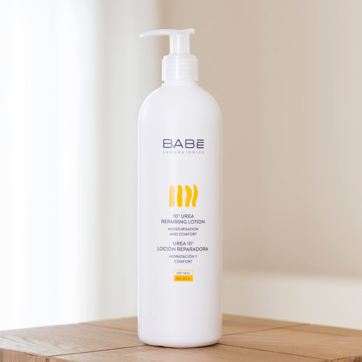 LABORATORIOS BABE close-up texture highlights non-greasy absorbed finish for comfort