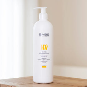 LABORATORIOS BABE close-up texture highlights non-greasy absorbed finish for comfort