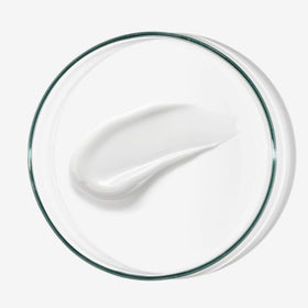 LABORATORIOS BABE lotion applied to legs in home setting for fast soothing relief