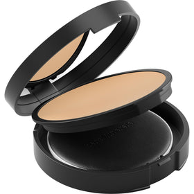 bareMinerals powder pan with smooth surface demonstrating lightweight, talc-free formula