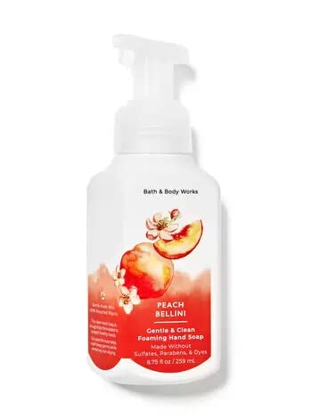 Bath & Body Works foamy pump texture demonstrating gentle lather and quick rinse
