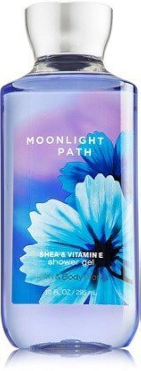 Bath & Body Works Moonlight Path gel on hand demonstrating creamy lather and gentle cleanse