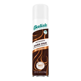 Batiste Batiste spray texture close-up showing fine mist, ensures even coverage