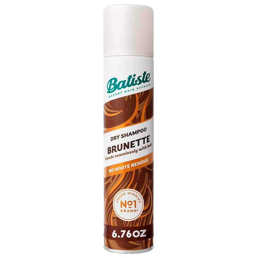 Batiste front can showing Medium & Brunette label and quick-refresh benefit