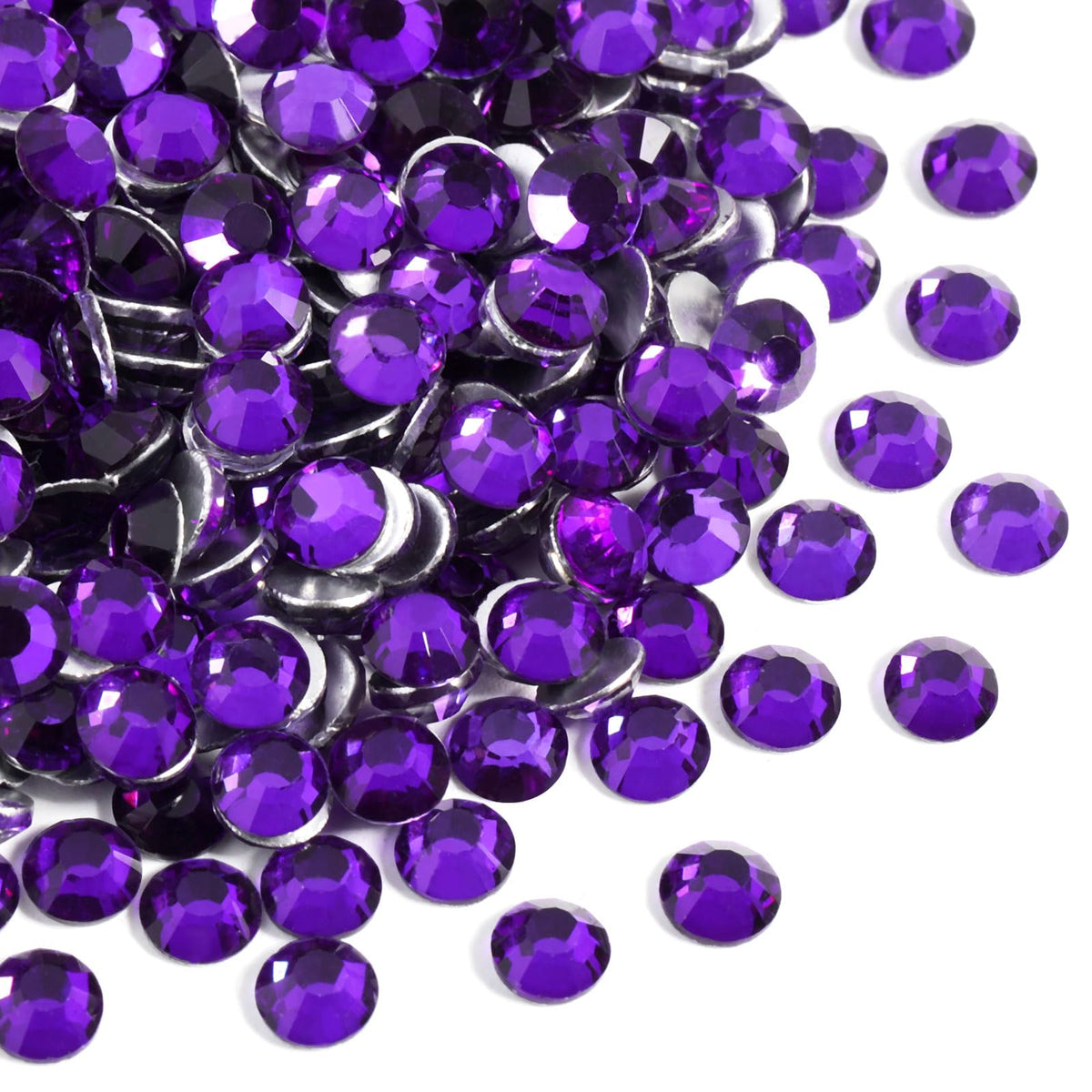 BEADSLAND close-up of glass cut facets showing reflective sparkle and clarity benefit