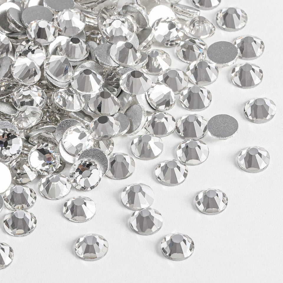BEADSLAND front packaging of 2880pcs showing quantity and clear gems for convenience