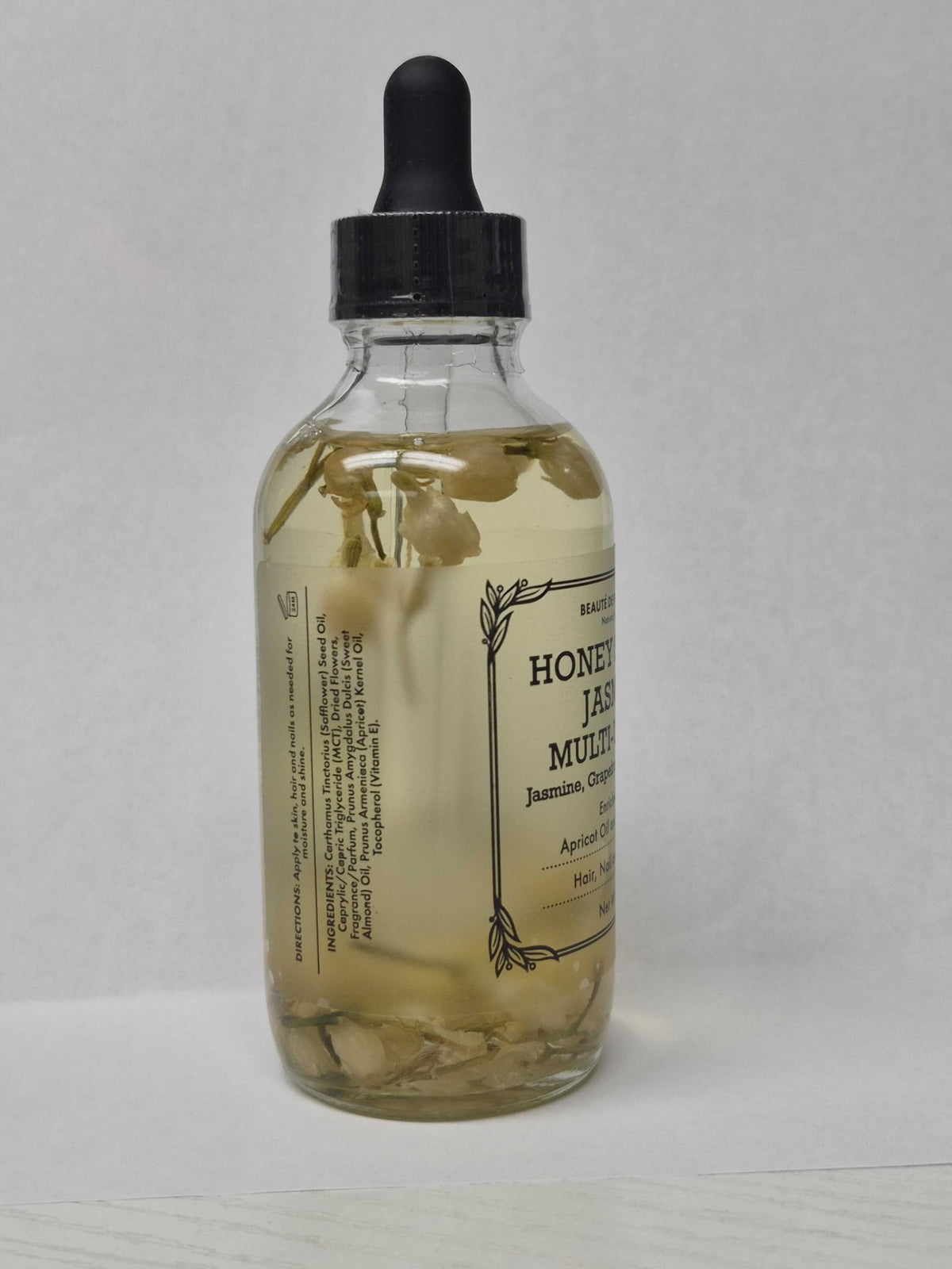BEAUTE DE PROVENCE bottle in hand showing 4 fl oz scale and portability