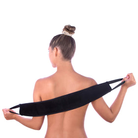 Beauty by Earth applicator front view showing ergonomic design for easy reach