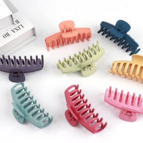Beauty.H.C close-up of clip teeth demonstrating firm grip and secure hold
