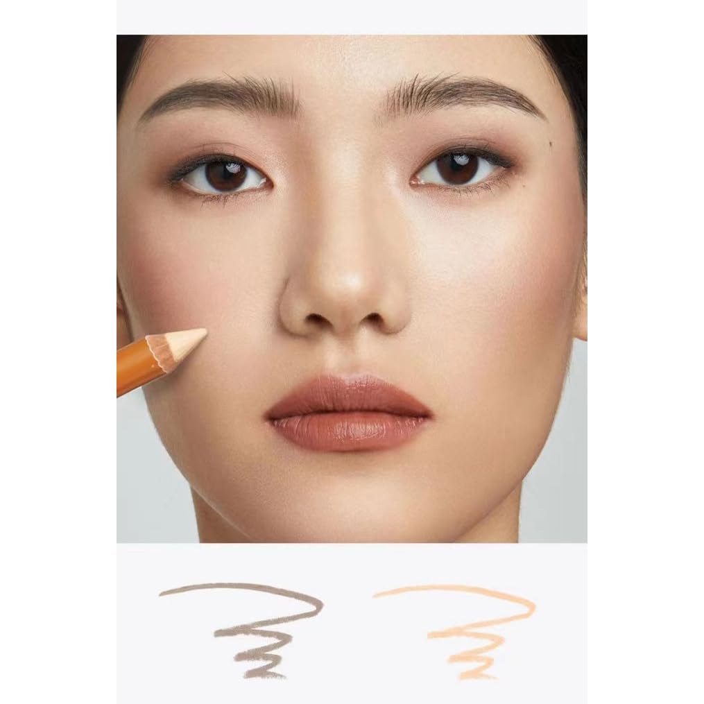 BeautyMall pencil in hand illustrating 5g size for travel-friendly application
