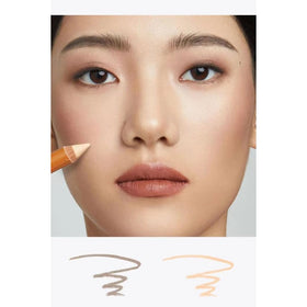 BeautyMall pencil in hand illustrating 5g size for travel-friendly application