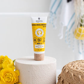 BEE & YOU label and ingredients detail highlighting propolis and zinc oxide