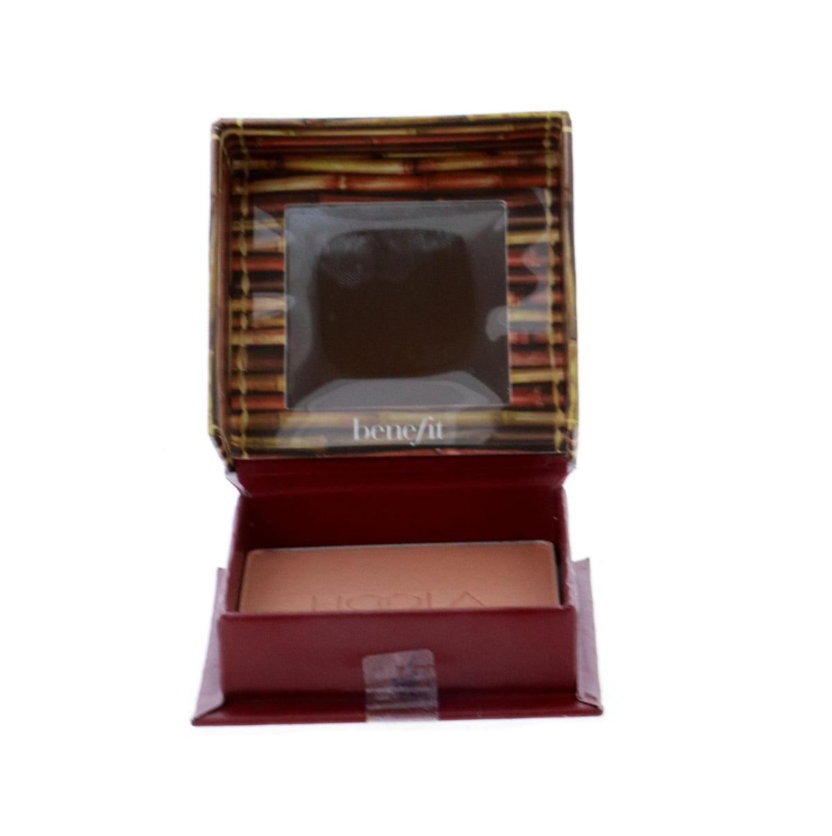 Benefit Hoola lifestyle portrait on model delivering natural sun-kissed dimension