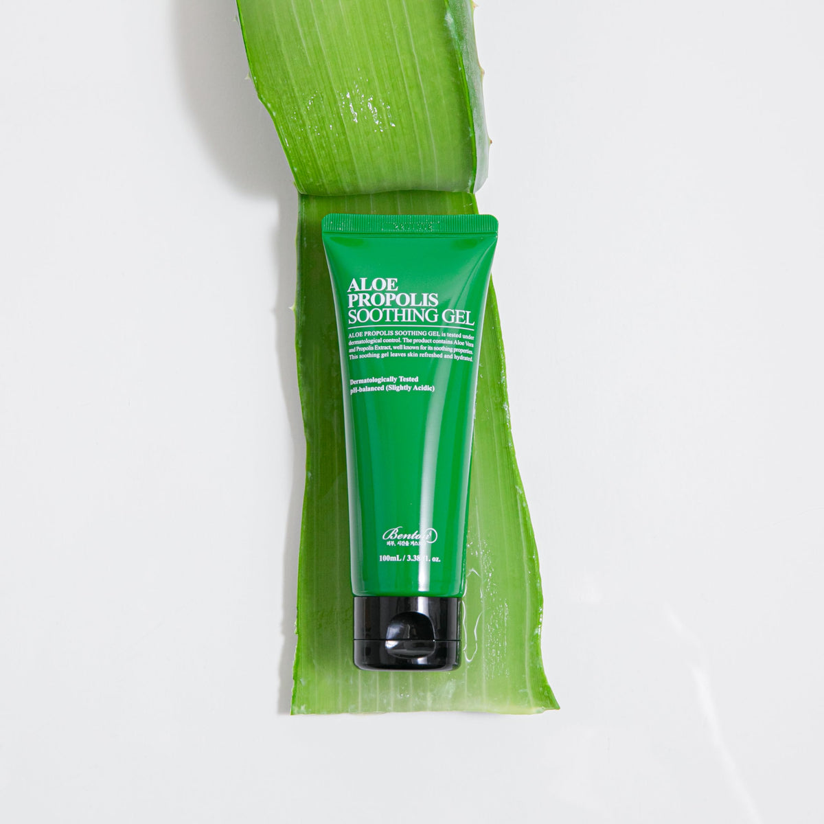 BENTON used outdoors after sun exposure to soothe and rehydrate skin