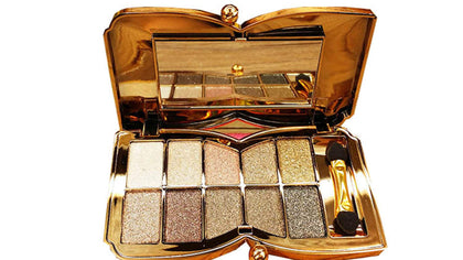 Bernecy palette front packaging showing compact design and color range benefit