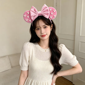 bianbaistar worn with Valentine's outfit creating playful elegance