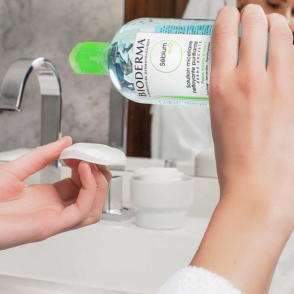 Bioderma Sébium H2O in use on cotton pad showing efficient makeup removal