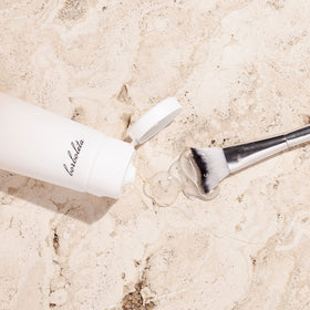 Borboleta lash cleanse in use demonstrating gentle application and extension care